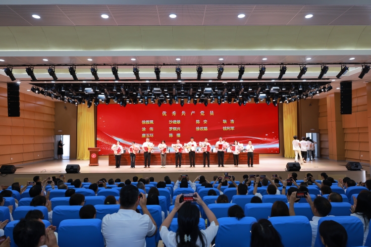 6T0A7584优秀工产党员
